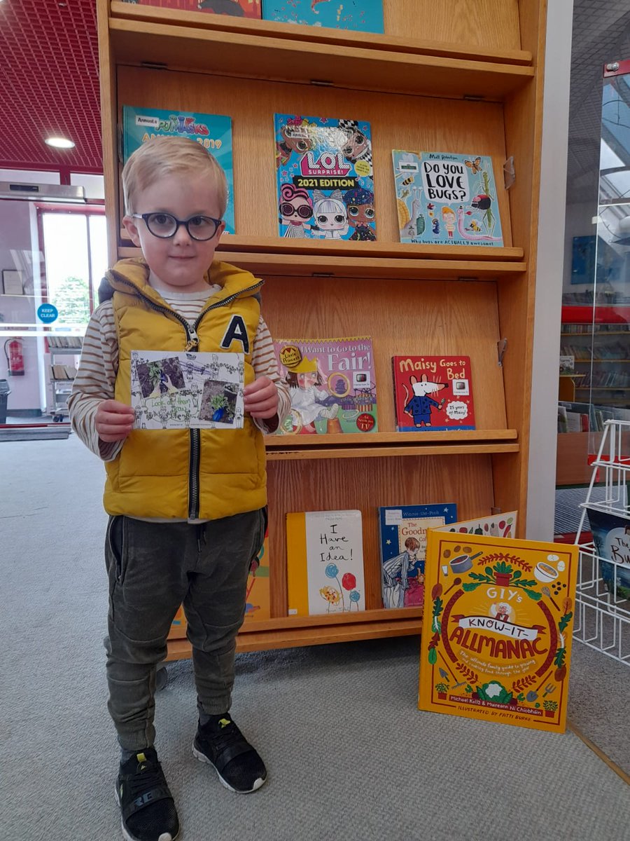 MayoLibrary's tweet image. We had a lovely visit to #Castlebar Library today from Coen, who really loved his #GrowItForward seeds. He brought us a special thank you postcard, which shows his plants. #KeepWell #LibraryLife