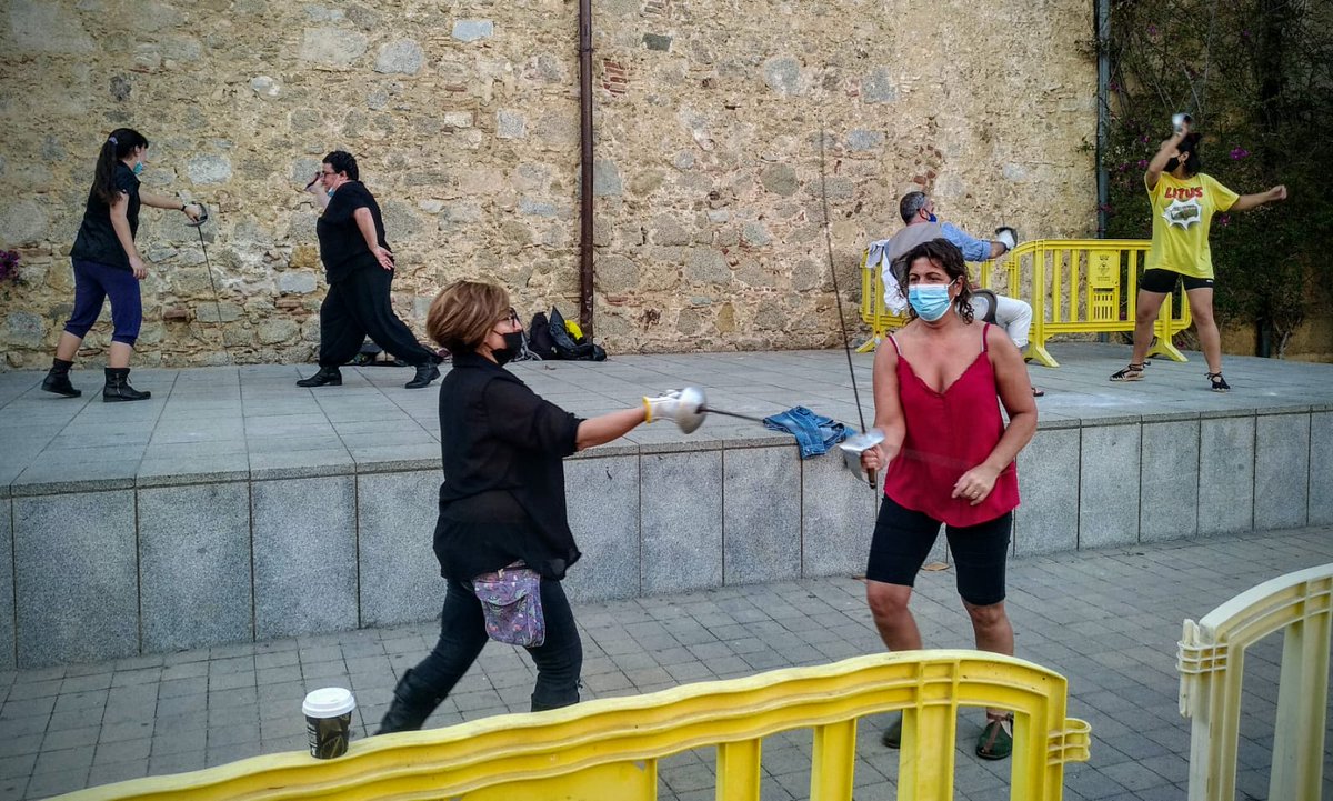 esgrimacapaspre's tweet photo. Assaig general del combat que hi haura el #5i6juny a #Calella dins la #FiraRenaixentista
@calella_bcn @CalellaCOM @calellaesmes @RadioCalellaTV https://t.co/WsA1UvQ9JY