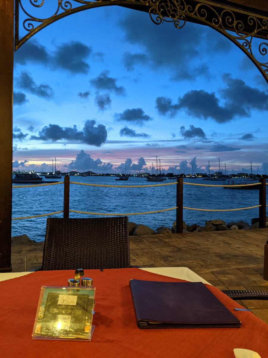 KimDeSutter1's tweet photo. Beautiful dinner view. Ahhhh.. travel renews the soul. #SimpsonBayResort #beachgetaway #SintMaarten #laPetrona https://t.co/dGydPZJThR