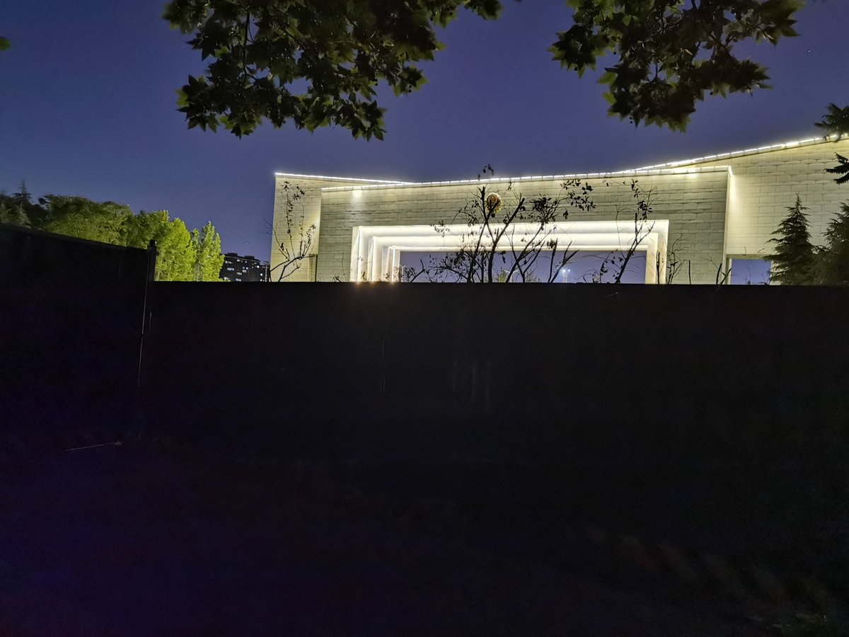 车震在这里～认出来是哪的小伙伴可以来偶遇一下。预计12点结束？#郑州 https://t.co/yZrW71sO6f