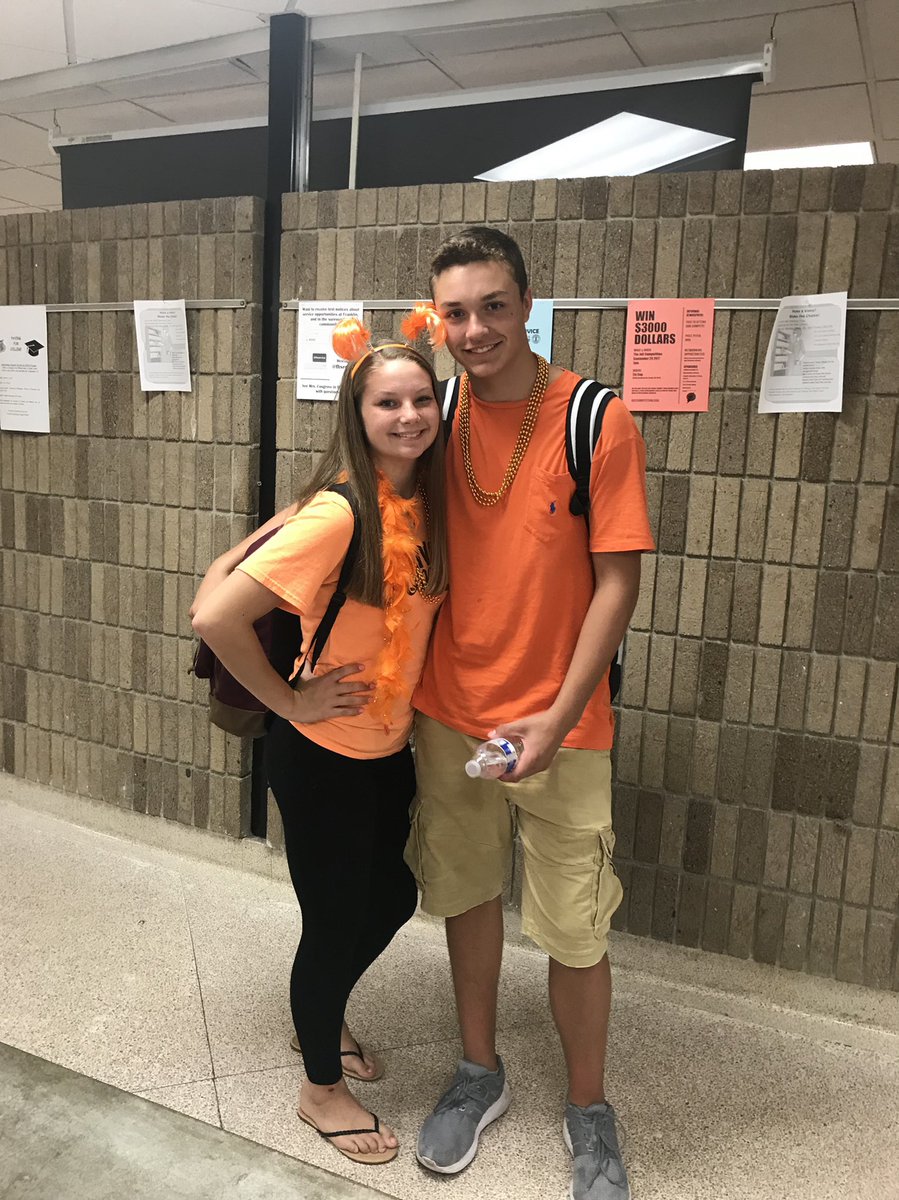 ryleeguidashh's tweet photo. from 8th grade to senior year♥️ so grateful to have had you by my side throughout all of high school! I wish you nothing but the best for your next 4 years at the University of Pittsburgh #H2P https://t.co/gIa9ky5dku