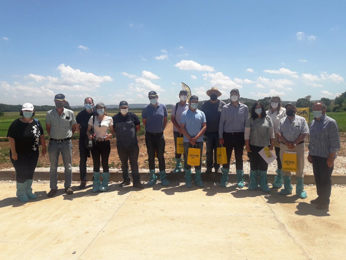 asg_sa's tweet photo. 📢 #ASG, en el marco del grupo operativo LegSapiens, ha participado en la visita para conocer nuevas variedades de leguminosas organizada por @APROSE1951 en las instalaciones de #AGROSA. Primera reunión física de parte de los socios del grupo operativo #upa @ITAGRACT https://t.co/P06ZedWFkV