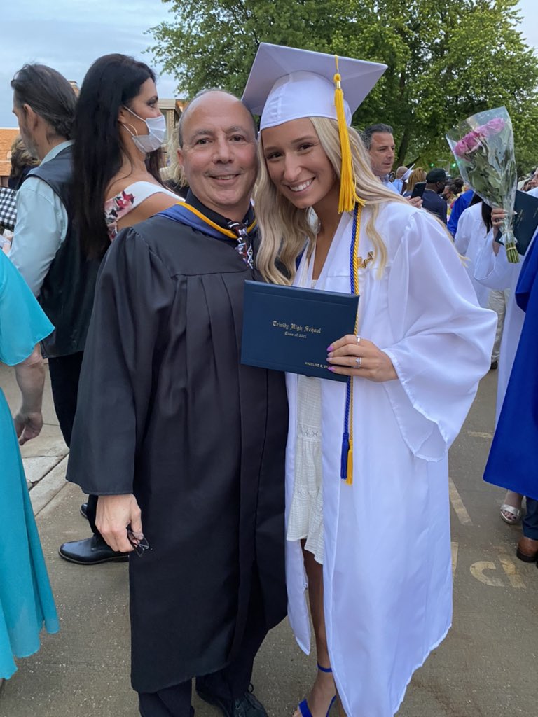 mamaskinner21's tweet photo. Couldn’t be prouder of you @maddyskinner_ I can’t wait to start this next journey with you @bgsu here we come. Love you!! https://t.co/EkUJNIOCDz
