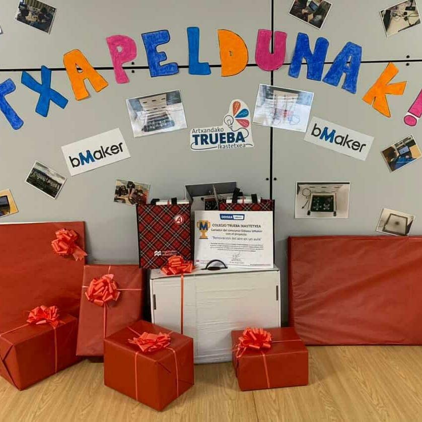 MacmillanSpain's tweet photo. ¡Felicidades al alumnado y profesorado del @truebaikastetxe por ser los ganadores del II Concurso Odisea bMaker!
Con #programación" y #robótica mejorando la #sostenibilidad y el futuro de la sociedad 👏🌱🌍
#OdiseabMaker
#CompromisoMacmillan
#bMaker @BQEducacion #STEAM https://t.co/j34GJTLEbd