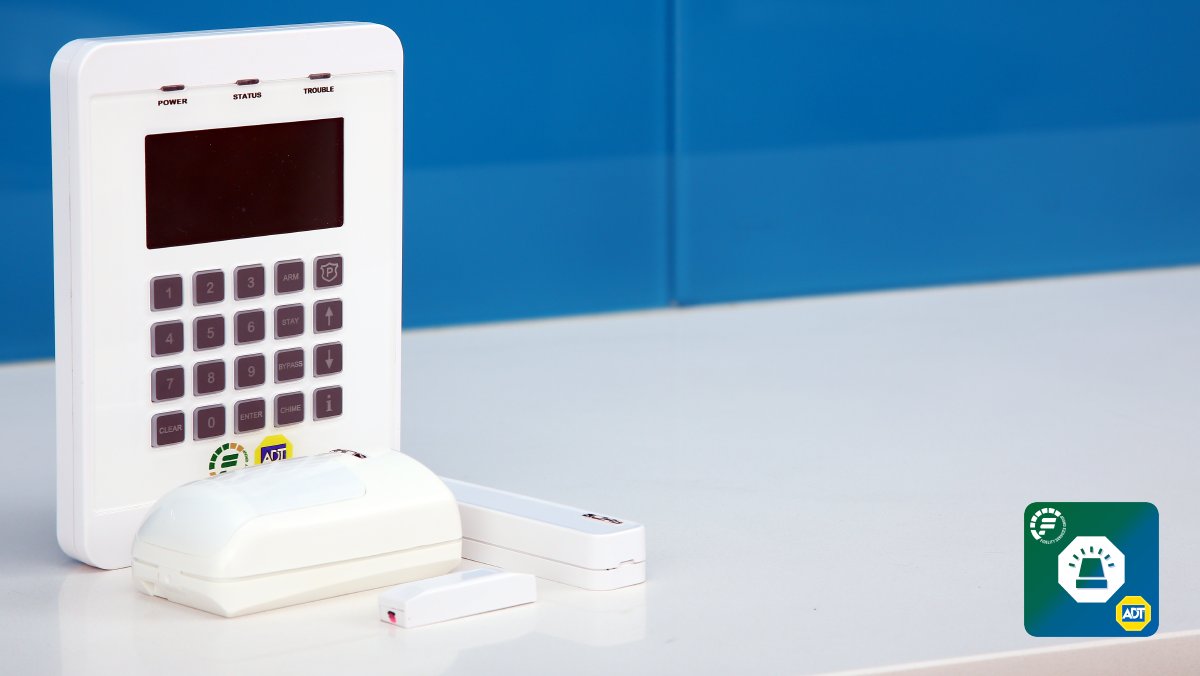 Fidelity_Secure's tweet image. Secured with style. SecureGuard&apos;s sleek all-in-one compact design means no wires, no drilling. 
#FidelityADT #SecureGuard #WirelessAlarmSystem #Secureyourhome #Keepingyousafe #Securingyourassets