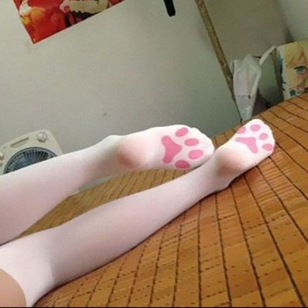 FeetbyKett's tweet photo. #Feet #feetandsoles #feetfindom #feetgodess #feetseller #feetvid #feetworshi̇p #FOOTFETİSH #FOOTSMOTHER #goddess #onlyfans #paypal #sellingcontent #feetqueen #feetforsale https://t.co/65KNbWDmha