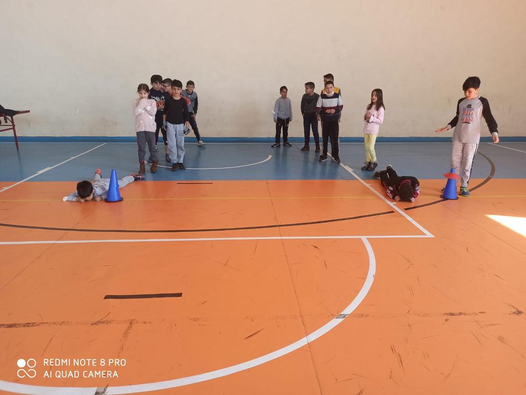 GSB_Agri's tweet photo. 📸İlçe Faaliyetlerimiz 
📍Patnos 
⚽️#Futbol antrenmanlarımız uzman antrenörlerimiz eşliğinde devam ediyor. 
@kasapoglu @gencliksporbak 
😷Maske
↔️Mesafe
🧼Temizlik https://t.co/9CfK8rycjS