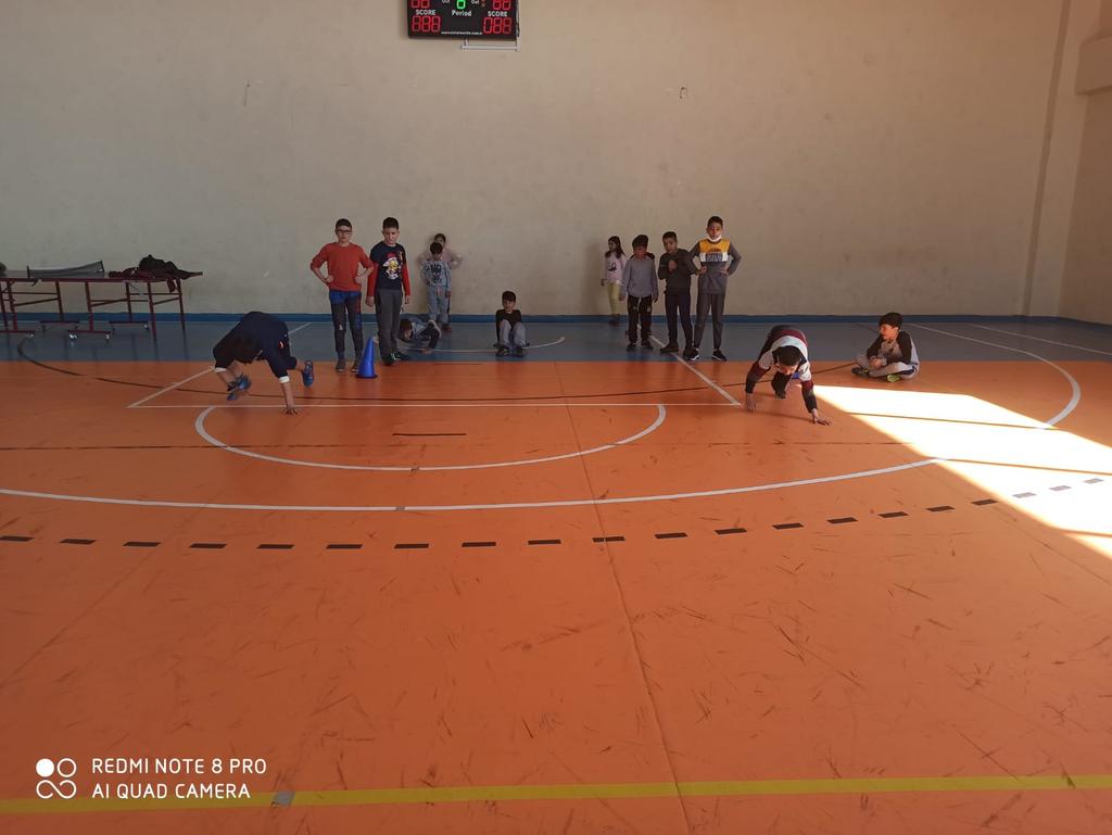 GSB_Agri's tweet photo. 📸İlçe Faaliyetlerimiz 
📍Patnos 
⚽️#Futbol antrenmanlarımız uzman antrenörlerimiz eşliğinde devam ediyor. 
@kasapoglu @gencliksporbak 
😷Maske
↔️Mesafe
🧼Temizlik https://t.co/9CfK8rycjS