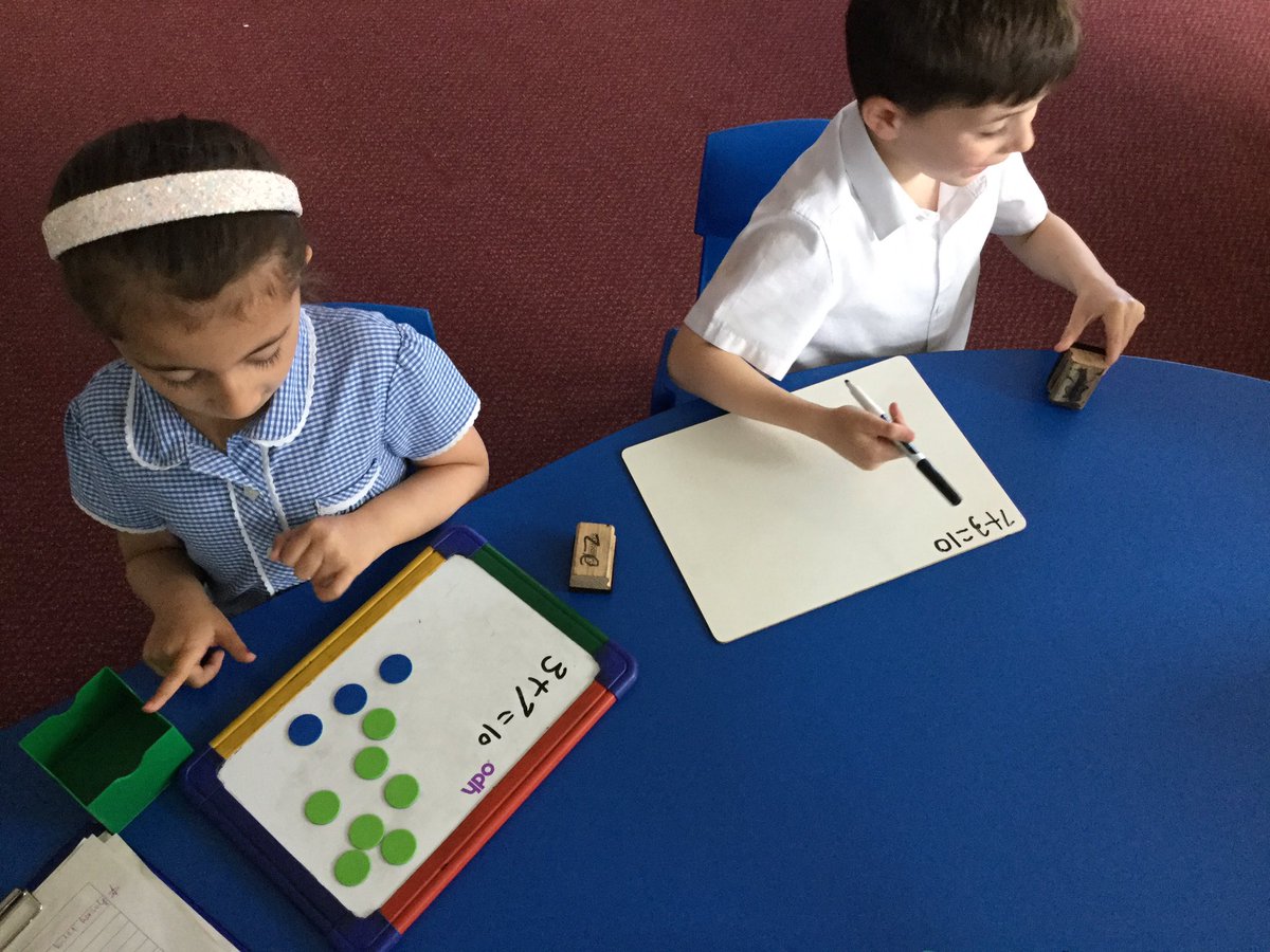 StNinians_PS's tweet photo. P1 using double sided counters to reinforce number bonds to 10. @PlayScotland @SACPlayistheway #shakeandlearn https://t.co/5kXmZPyi1V