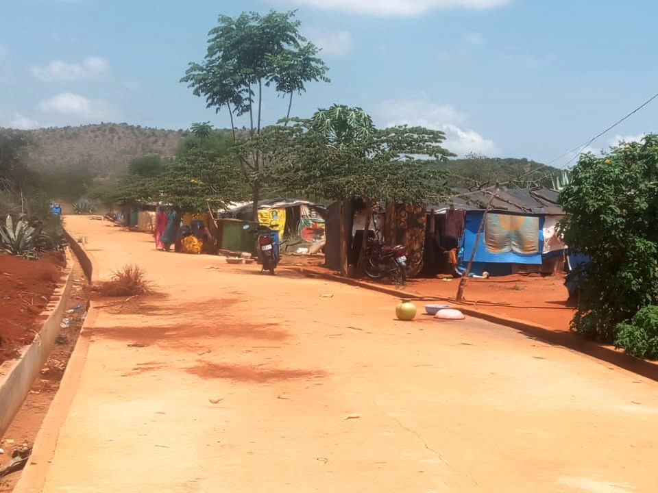 uthishta's tweet photo. 2/n Mission Umbrella 2021 - We had delivered the first batch of 200 tarpaulins in June 2020. This year we have got a demand for 1000 TARPAULINS. We have promised to deliver and look forward to your generous support. https://t.co/9EFBKE8Fjk https://t.co/zEaAZPiZMi