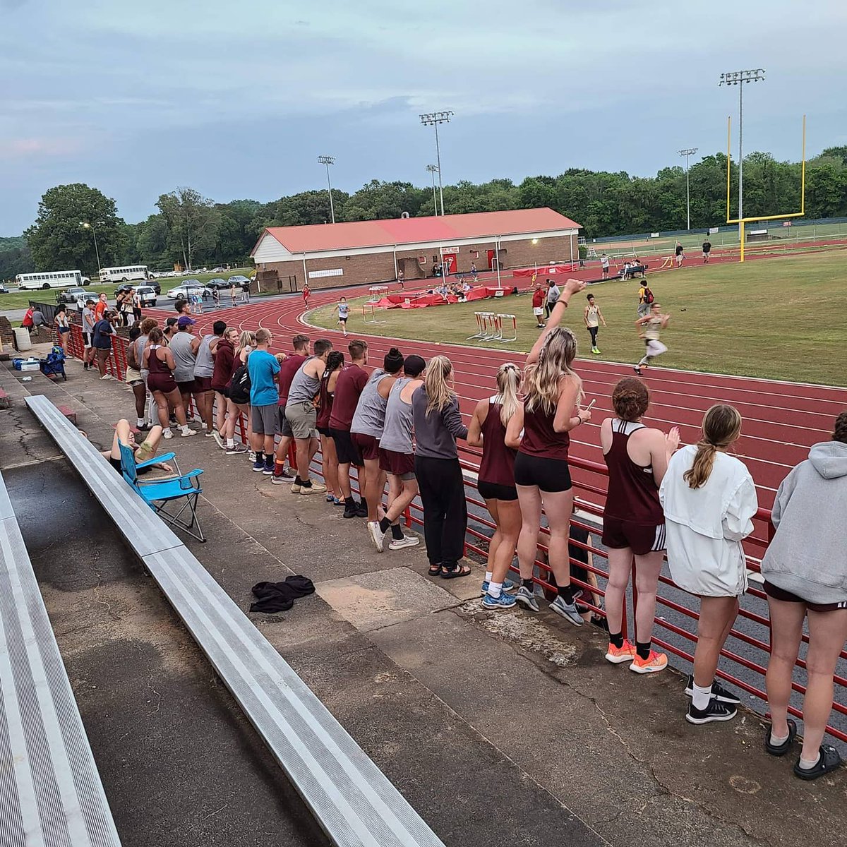 SCHS_TF's tweet photo. Men &amp; Women finished 3rd as a team despite bringing small numbers to the meet.  Love seeing these athletes come together to cheer each other on and have their teammates backs. COMPETE!!!!

#southcaldwelltrackandfield
#southcaldwellathletics 

Results

https://t.co/HRFYsRWnYV https://t.co/pBmdy9Gbr3
