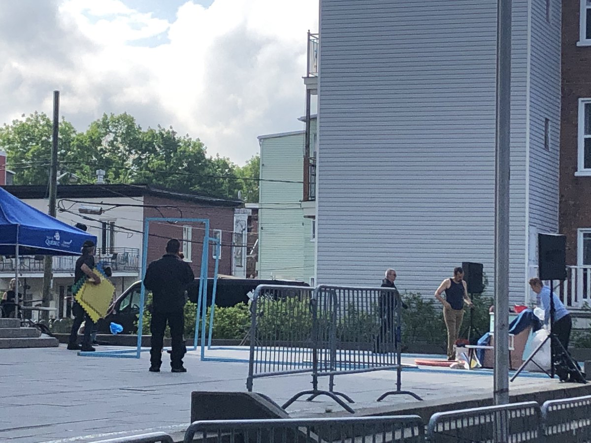 AnneJoCameron's tweet photo. L’événement Jours de Cirque se prépare à vous recevoir ! @limoilou @ecoledecirque1 #joursdecirque #joie #rcqc #artsducirque https://t.co/yZcQiDDTYX
