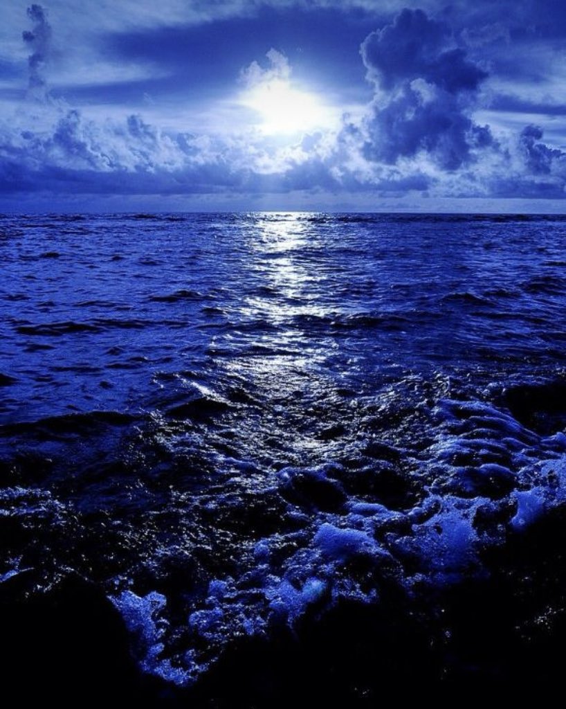 Синее море