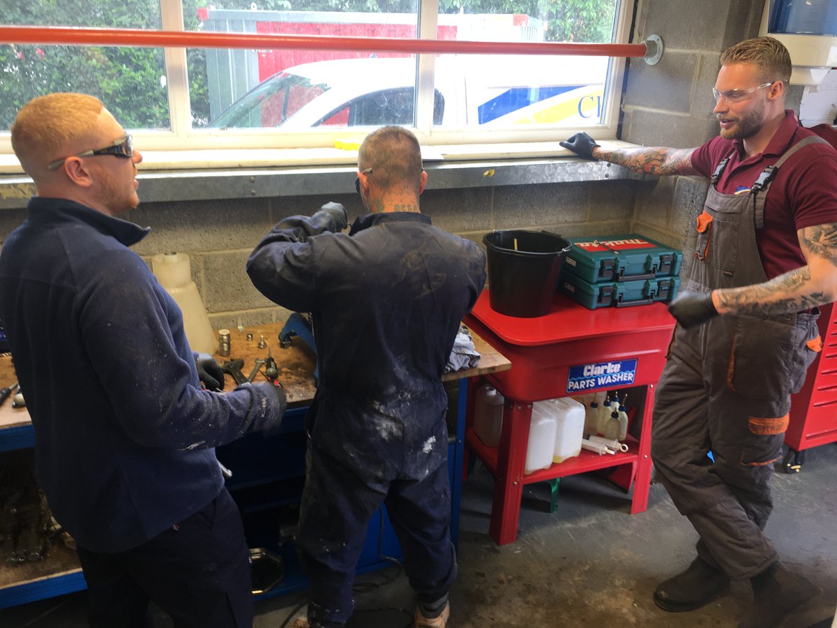 cktechltd's tweet image. CK-Tech Ltd are happy to train our customers to maintain and repair Injection pumps and equipment at our Peterborough workshop.
ow.ly/Lkii50F2XHW
#peterborough #desoi #training #tunnelling #constructionindustry #condtructionuk #engineering