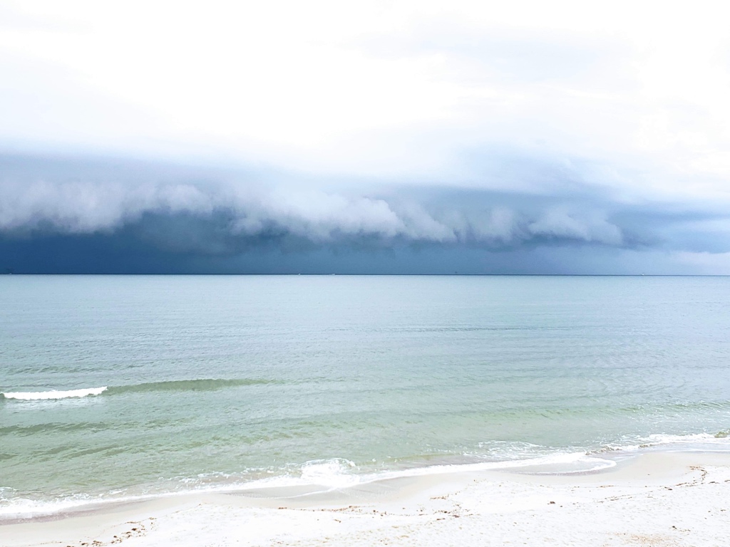 Shelf cloud earlier this morning at Dauphin Island… photo from Bob Johnson