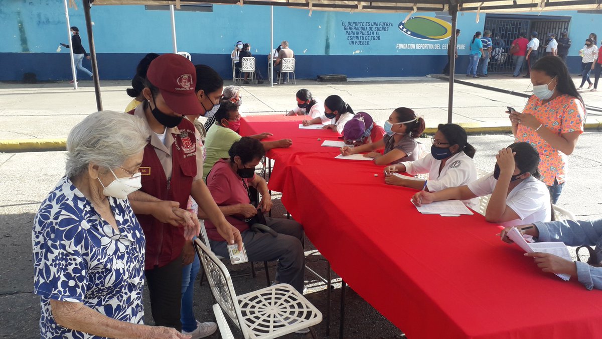 Nuestra @GNB_ApureGDP se mantiene desplegada en apoyo a la ciudadanía en el Plan Nacional de Vacunación contra el COVID-19.
#4Jun #FANB #GNB #GNBGDP
#MuralesBicentenario
#GNByPuebloPatriota
#YoSoyFANB
.@NicolasMaduro .@cmdtegralgnb
.@GNB_Pueblo