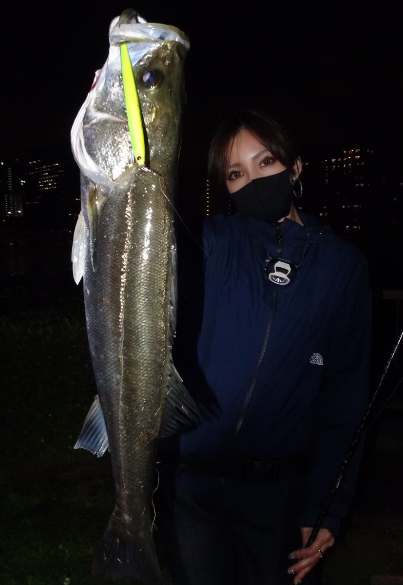 Yukari ボコボコなのになかなか食ってこない そんな中なんとか食わせた一本 嬉しー Fimoオリカラのノガレで 東京湾奥 東京湾奥河川 シーバス Fimo ノガレ1f バチャピングロー バチパターン 釣り女子 Seabass T Co Edralzrvw8