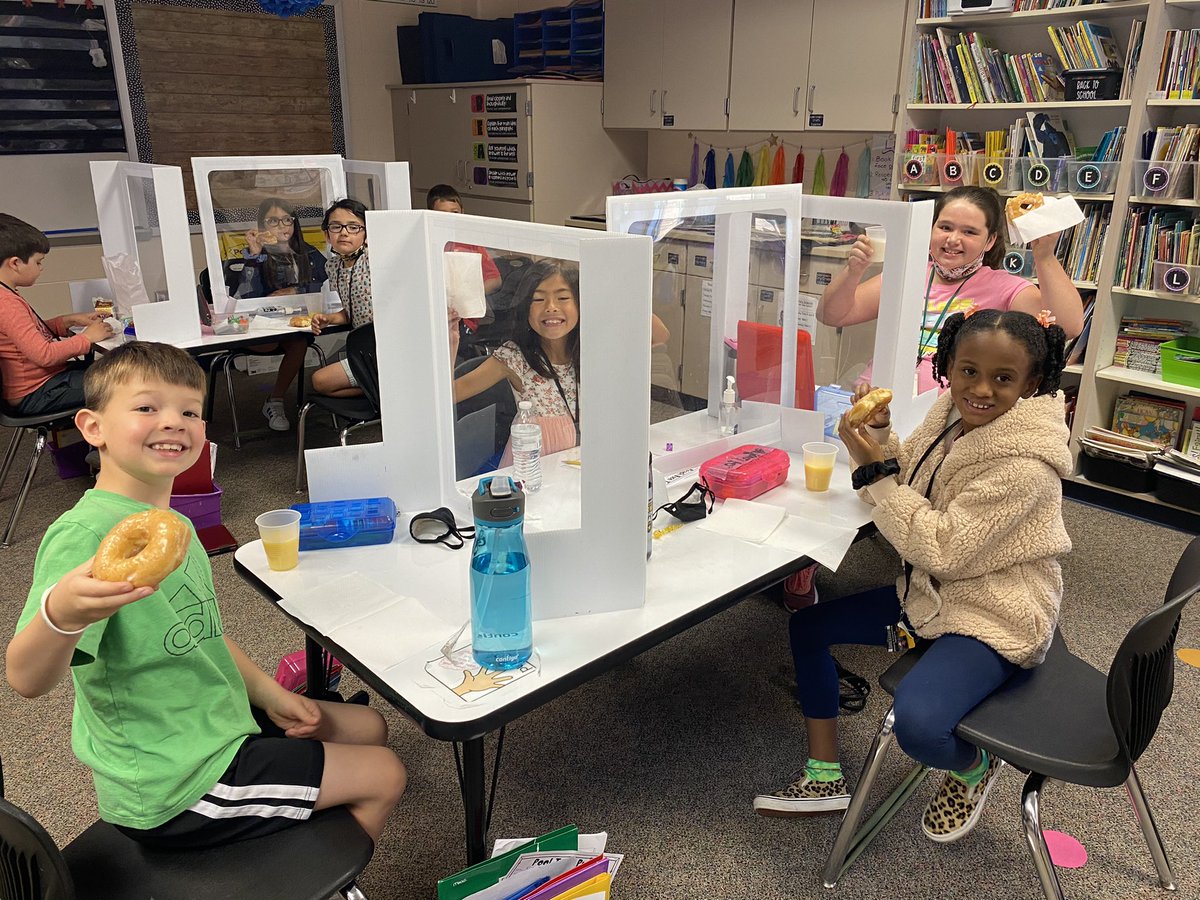 HornadayTweets's tweet photo. Happy National Doughnut Day! #Day3of10DayCountdown #2ndGrade #DoughnutDay @mvcsc_district @FESElem #WeRMV https://t.co/GsDcS8z8KE