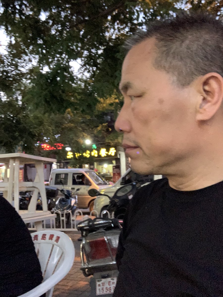 puzhiqiang's tweet photo. 此时此刻，天水街头，伏羲城。 https://t.co/U8eq5ucen1