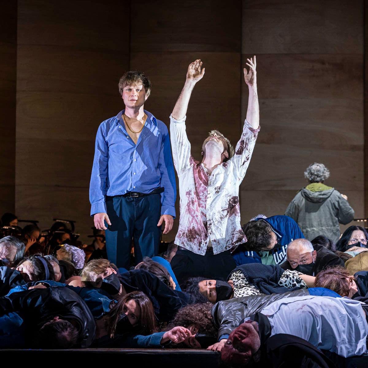 BenjaminAppl's tweet image. From tonight onwards (7pm) you can watch our production of Bach‘s Johannespassion for six months on @OperaVision_eu. A highly moving version by Calixto Bieito with @talenslyriques &amp;amp; wonderful soloists at @theatrechatelet . 

operavision.eu/fr/bibliothequ…