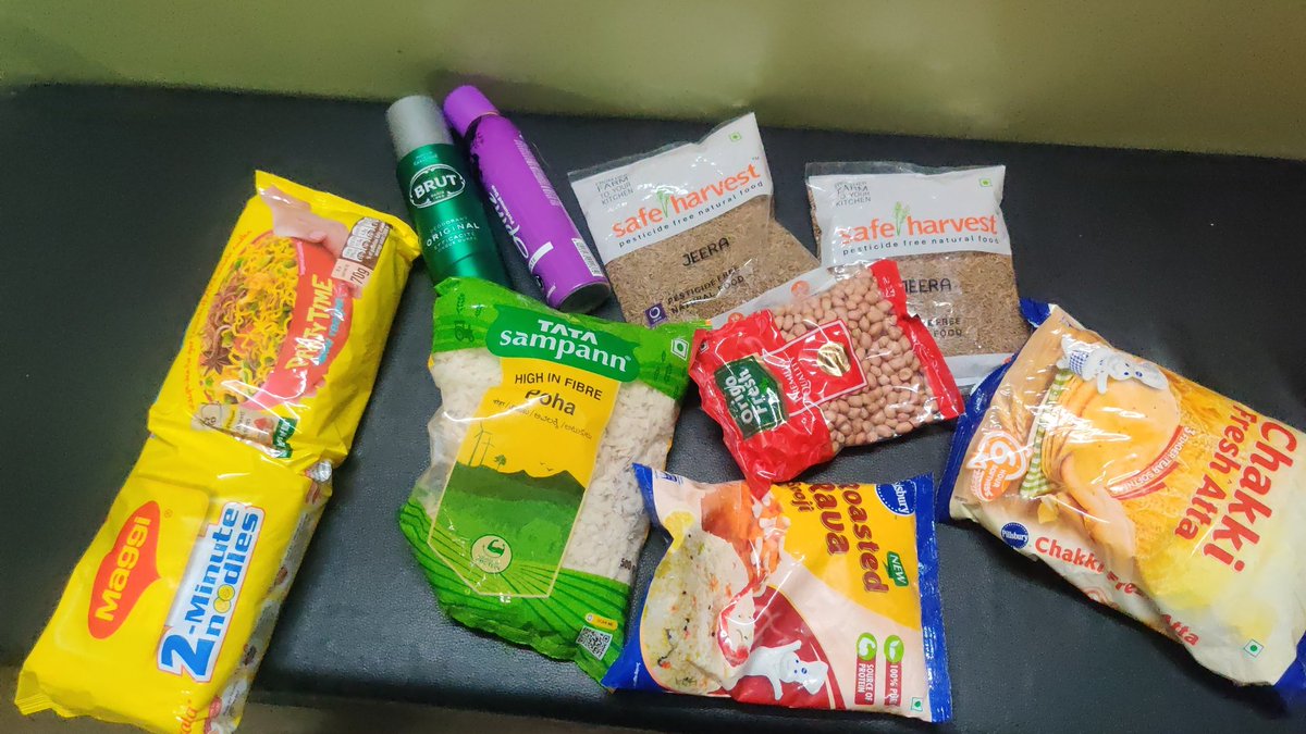 Deepak98068809's tweet photo. These is fourth time Im facing problem .do flipkart can't provide carry bags .HOW do u except us to carry this  ??
This kind of quality you provide to customers ?? https://t.co/v6AuPntjy0