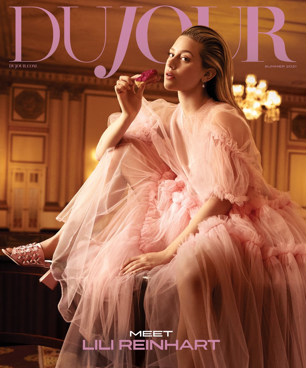 Introducing our summer cover star <a href="/LiliReinhart/">Lili Reinhart</a> in <a href="/LouisVuitton/">Louis Vuitton</a> <a href="/MIUMIUofficial/">Miu Miu</a> and #NoirKeiNinomiya 🌸✨
tinyurl.com/99cccbpv