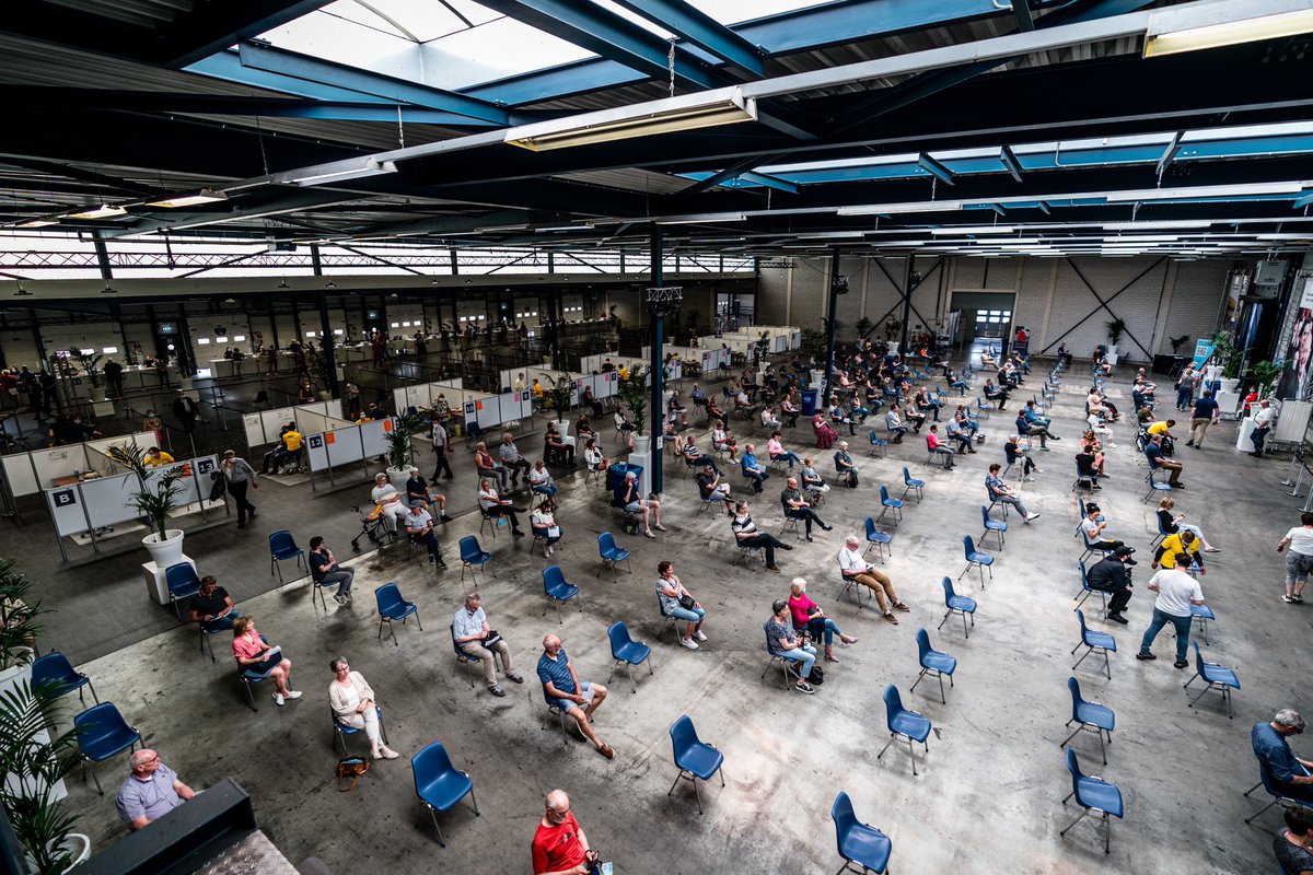 Wie corona heeft gehad, kan met één prik volstaan. Ook als dat langer dan een halfjaar geleden was. We nemen dit advies over van het OMT. Belangrijk om dit bij het maken van de afspraak door te geven. 👉 rijksoverheid.nl/ministeries/mi…