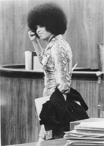 MoorInformation's tweet photo. June 4, 1972 — Angela Davis was acquitted of charges stemming from a 1970 courtroom shootout. https://t.co/5QtVczfLVp