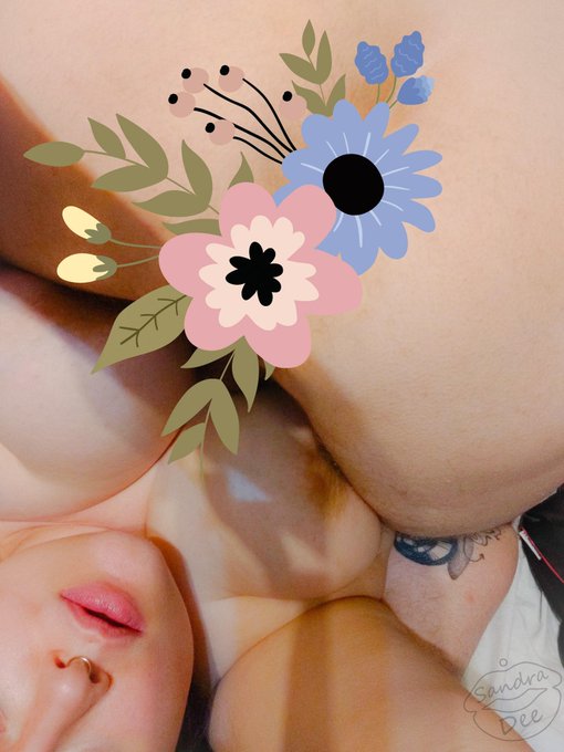 69 is gotta be one of my favorite position... Nothing better than sucking cock while having my pussy<a href="/tag/mvsales"class="tags"><span>#mvsales</span></a>