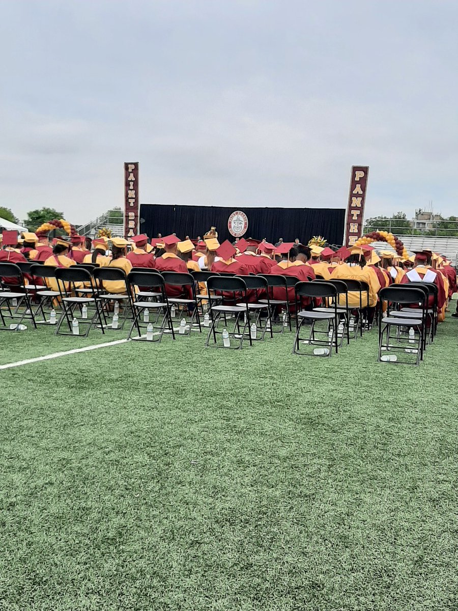 cmangaoil's tweet photo. Congratulations, #Classof2021 #PaintBranch High School. You did it! https://t.co/wvuUKoOIkc