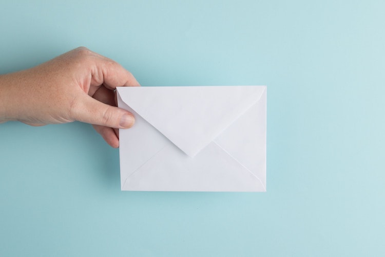 Kad slinkums Tev var atriebties:
Ja nebalso, tad nebrīnies, ja rītdiena būs smaga kā daža pēcsvētku diena
jurmalasvards.lv/komentaari//ka…