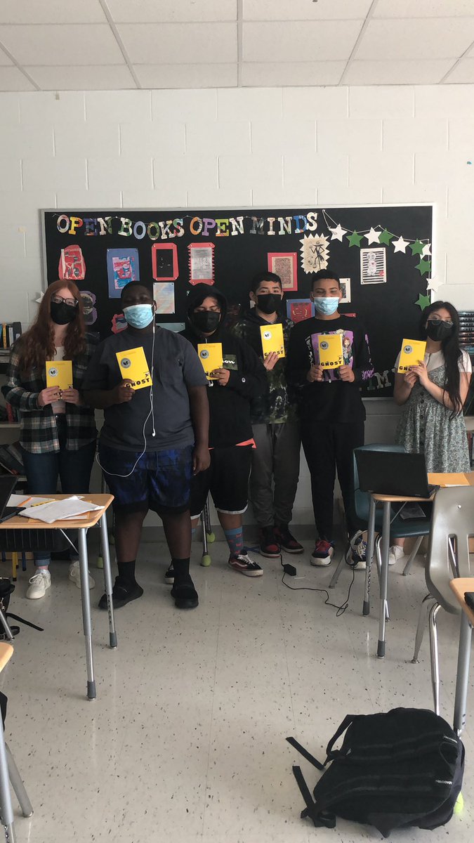 Virtual author visit with Jason Reynolds and FREE copies of Ghost for all of our students thanks to a fantastic donor! Happy Friday!! 💕📚<a href="/JasonReynolds83/">Jason Reynolds News</a> <a href="/dmmswps/">DMMS Riflemen</a> @BookCave251 <a href="/BookCaveLove1/">Jamie Woodall</a>