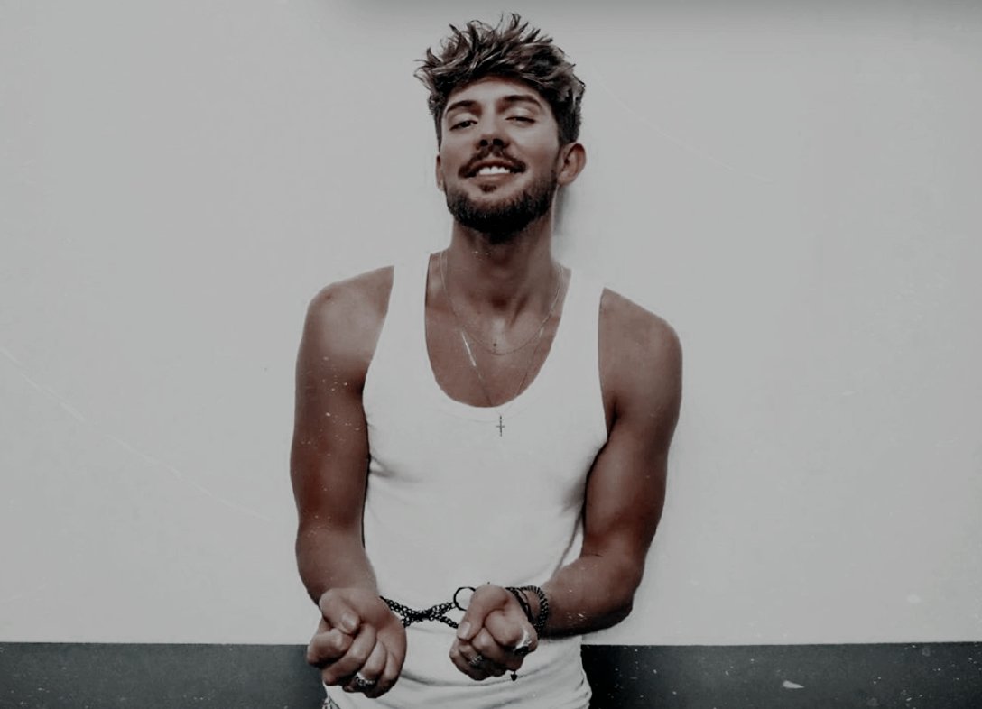 ㅤㅤㅤㅤㅤㅤ    
ㅤㅤ ▰▰ 𝐒𝐄 𝐁𝐔𝐒𝐂𝐀｡ˊ˗
             ❚ ව 𝗗𝗘𝗡𝗩𝗘𝗥｡

         ≽  ᴄᴀɴᴏɴ ᴄʜᴀʀᴀᴄᴛᴇʀ ʟᴄᴅᴘ｡
         ≽  ғᴄ ᴍᴏᴅᴇʀɴ｡
         ≽ ᴏᴛᴘ ᴡ/ ᴍᴏ́ɴɪᴄᴀ｡
ㅤㅤ