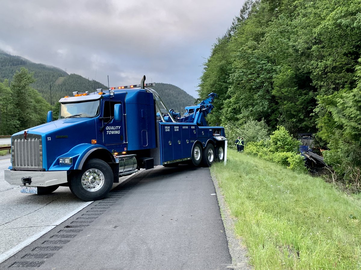 wspd2pio's tweet image. Just before 2am a semi went off the roadway WB 90 near MP 43.  The driver suffered a medical episode and unfortunately did not survive.  The passenger sustained bumps and bruises.  This will be a long term recovery effort.  #UseCaution through the area.