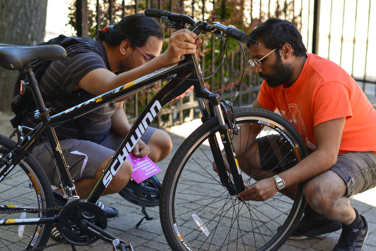 Start your weekend off right in Halton: Pick up some skills with a Basic Bike Maintenance Webinar at 10AM Saturday. Topics include: safety checks, assessing air pressure and flat tires, tightening your brakes, lubing your chain, and bike fit.

📝Register: bikemonth.ca/bikemonth-even…