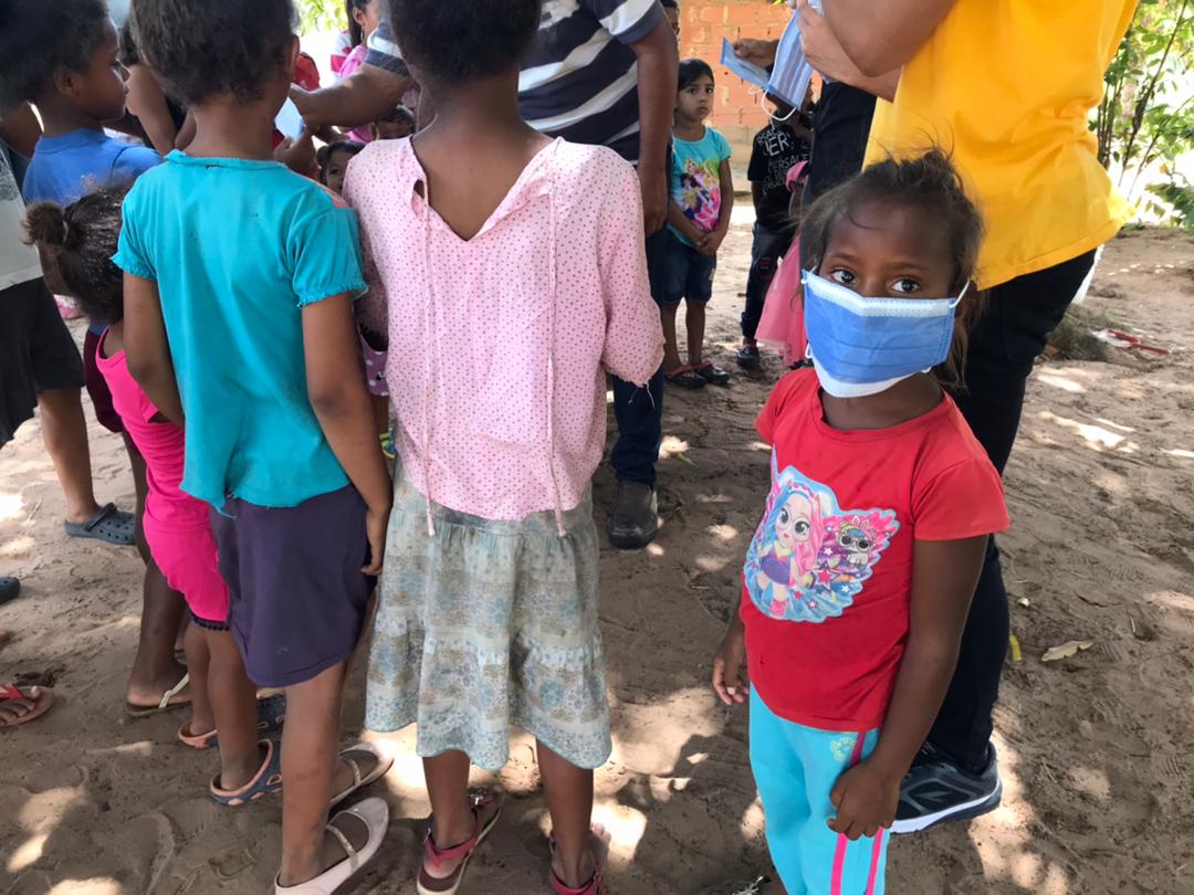 El Equipo municipal de <a href="/Pr1meroJusticia/">Primero Justicia</a> en Angostura del Orinoco, estado #Bolivar llevó a cabo una jornada de prevención contra la #COVID19 en la humilde barriada de Jardín de Dios, Sector Fanatracto de la Parroquia Agua Salada. ¡Nos negamos a rendirnos!🇻🇪
