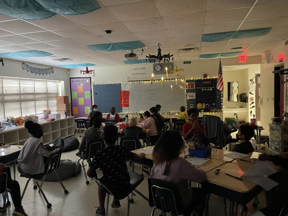 Ending the year reading “Harry Potter and the Sorcerers Stone”, going on a virtual field trip to Universal Orlando’s Diagon Alley and Hogsmeade, making wands and ending with snacks and first Harry Potter movie! Hoping to create more Potterheads today!! #hhsk8knights