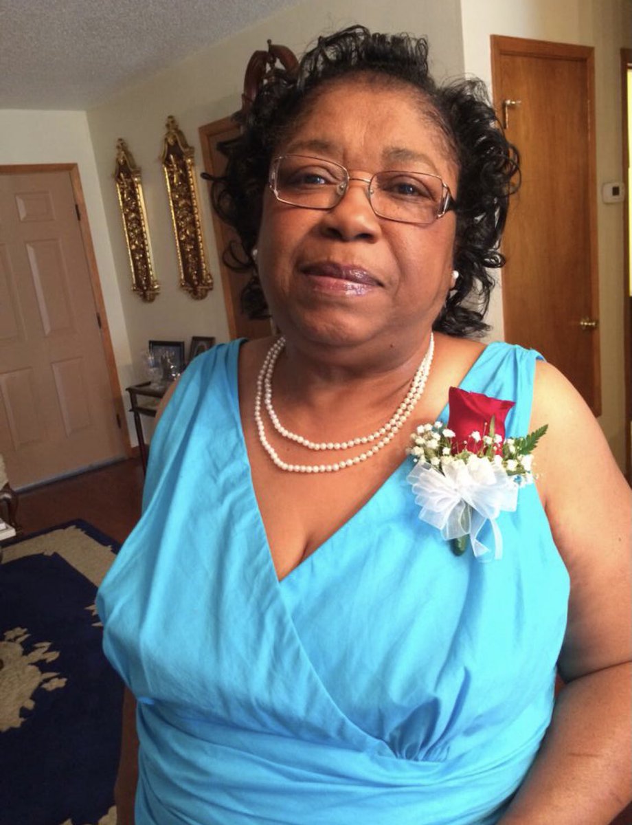 varionwalton's tweet photo. MOMS ARE EVERYTHING: “We’d keep them around for 400 years if we could! #MyBFF #MyGirl #NoSpecialOccasion #MothersDay365 #WaltonStrong https://t.co/v2SZG0PNHR