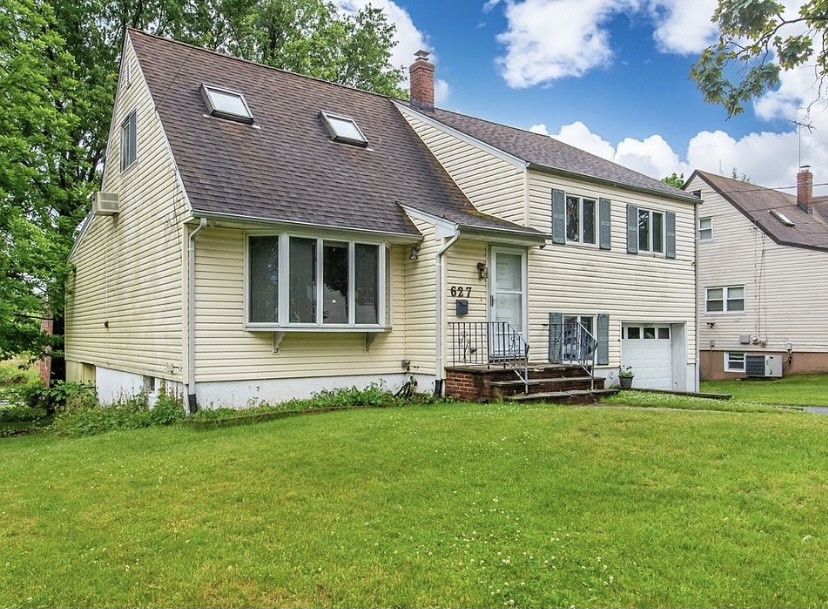 WillSuperAgent's tweet photo. ‼️‼️‼️OPEN HOUSE ‼️‼️‼️ SUNDAY 6/6/21 AT 2-4PM @  627 BRYANT AVENUE, TEANECK NJ
Come see more of this beautiful, spacious home!
Amazing 4BR located near the Country Club Area!
Don't miss your chance at finding your forever home!🏡
We're looking forward to seeing you! 👍👍 https://t.co/LRah6nHOE8