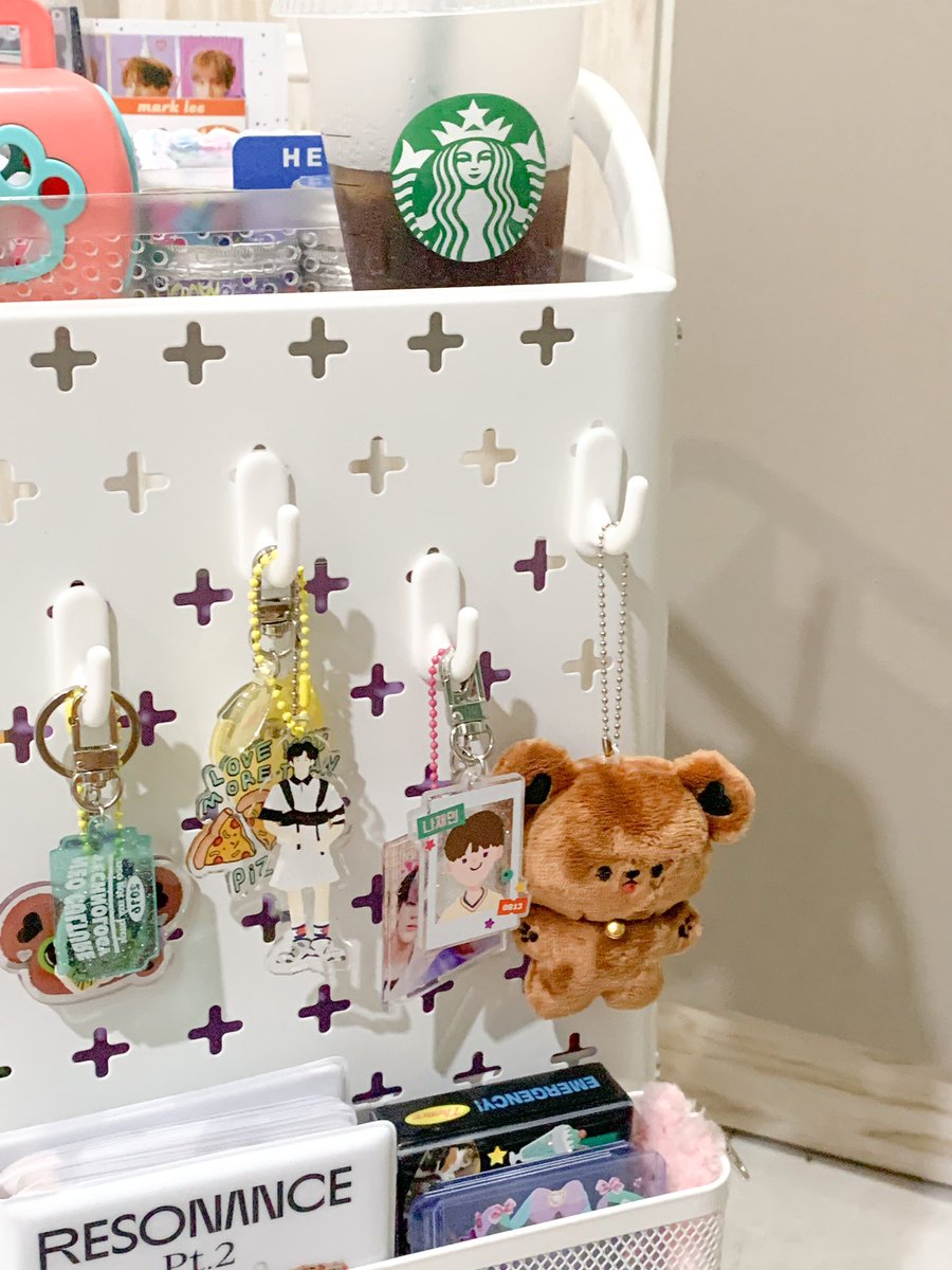 jaeffqnjamn's tweet image. ไอเทมที่คนของเยอะต้องมี ! โต๊ะโล่งขึ้นเเบบมากก!!