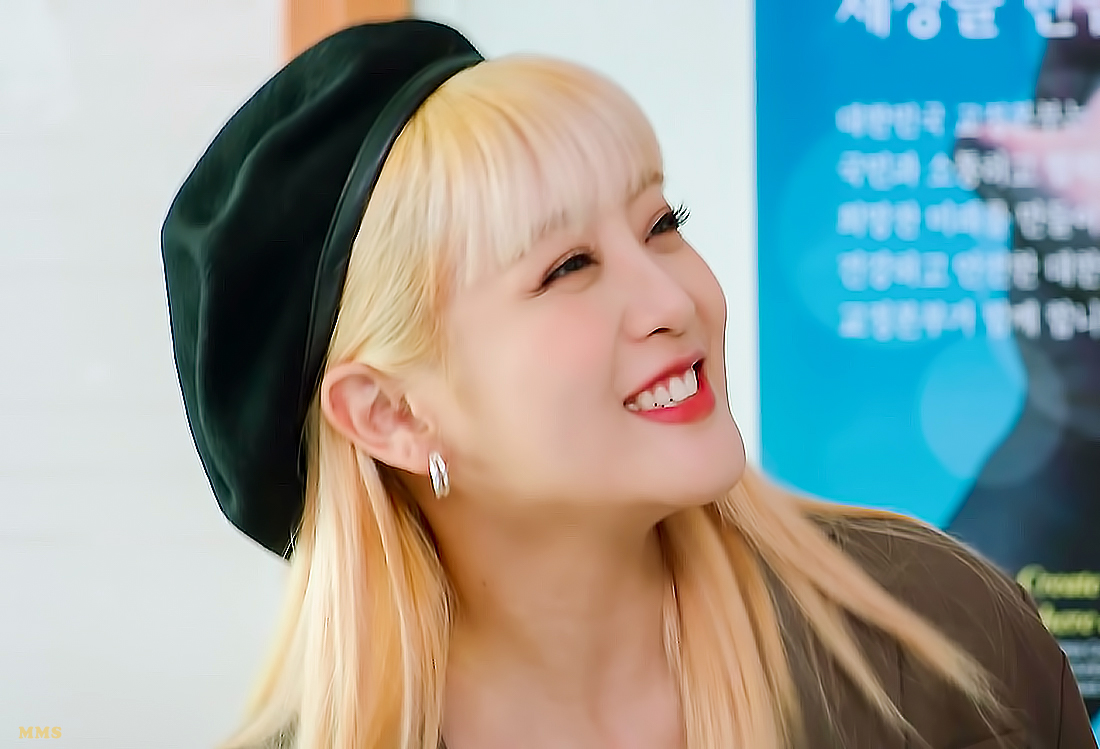 MMS_GIDLE's tweet photo. 내일 지구가 망해버렸으면 좋겠어 공식 예고편
#민니 #MINNIE #지구망 https://t.co/sLrUQaY8Ym