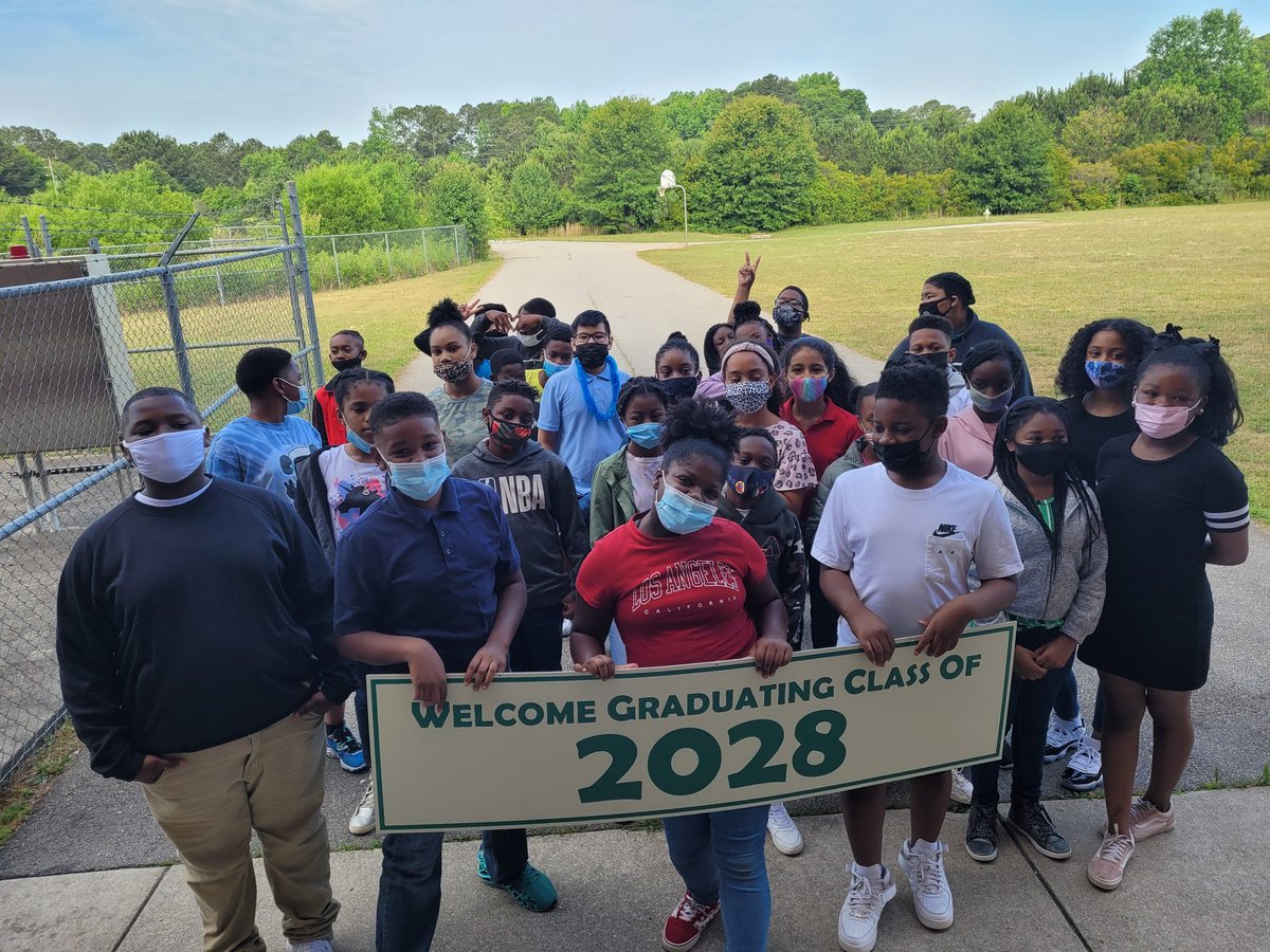 We enjoyed having them <a href="/LIVEOAKELEM/">LIVE OAK ELEMENTARY</a> but now they must depart... 5th Grade Walk! #ncssbethebest