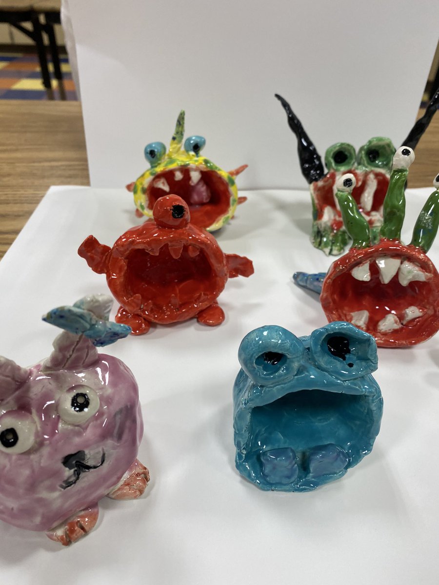 CreatingWithMrC's tweet image. Careful @HTS_Dolphins they might bite!  2nd grade pinch pot creatures based on their learning of  animal adaptations with @KMinarik1 they loved using their imagination for camouflage, escaping predators, protecting their young, and so much more! @MrsWaldal @MrsMazepa @DMSEF8
