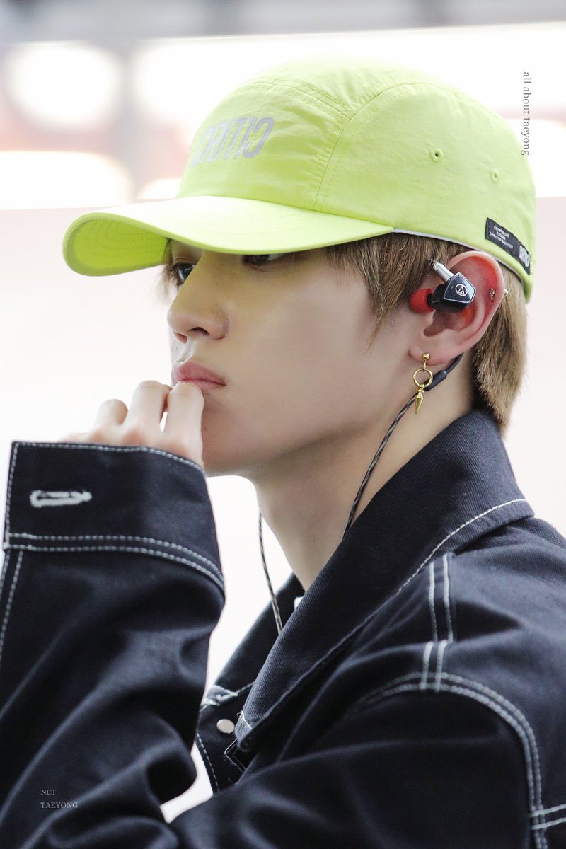 180518 #태용 #TAEYONG #TYLookbook #airport #fashion 
🔗 tylookbook.com/2018/180518/