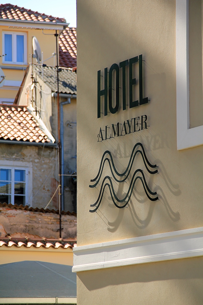almayerhotel's tweet photo. | 𝑁𝐸𝑆𝑇𝐿𝐸𝐷 ⁠𝑖𝑛 𝑡ℎ𝑒 💚 𝑜𝑓 𝑍𝐴𝐷𝐴𝑅⁠
.⁠
👉🏼🔗 Discover more about us!⁠
https://t.co/dlmjOdsMe2
.⁠
.⁠
.⁠
#AlmayerHotel ⁠
#AlmayerMoments⁠
#AlmayerExperience⁠
.
#croatia #dalmatia #croatiafulloflife #visitcroatia #likezadar #zadar_region⁠ #zadar⁠ https://t.co/CEjXig8SO7