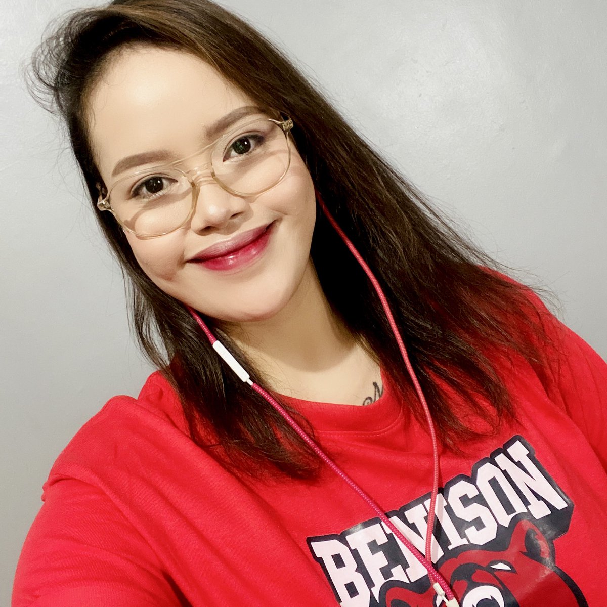 maxinejiji's tweet photo. He's Into Her Merch! Get yours now! 💙❤️

#HesIntoHerEp2 https://t.co/1K1PJlJpTq