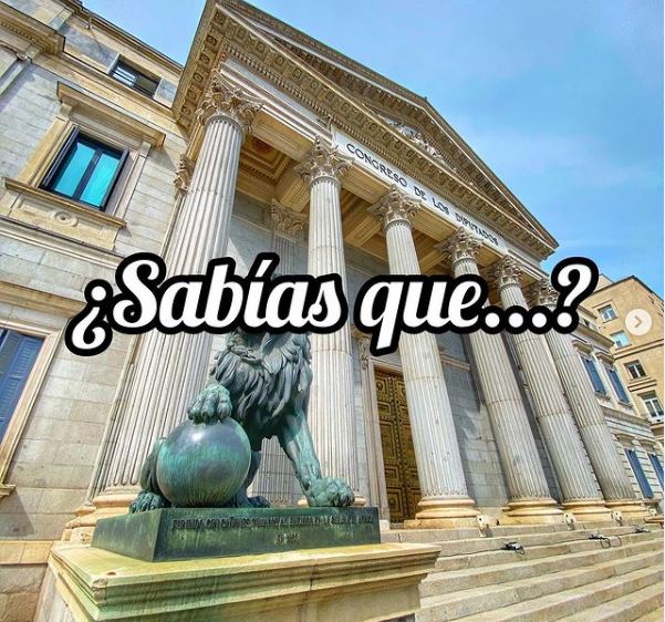 Pasea_Madrid's tweet photo. Los leones del congreso están hechos con el bronce de los cañones arrebatados al enemigo en la guerra de África 🤯

La encargada de convertir los cañones en las esculturas que hoy coronan la entrada al congreso de los diputados fue Real Fábrica de Artillería de Sevilla en 1872 https://t.co/exupmnjYfq