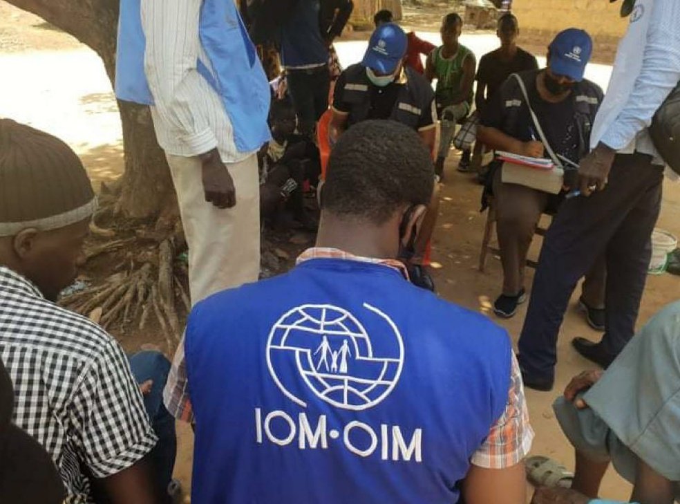 asadio14's tweet photo. #OIM_Guinee appui le district sanitaire de #Boke ds la campagne de vaccination contre la #Poliomyélite.
Jeudi 03/06/21 une équipe conjointe #DPS @OIMGuinee @guinee_oms a supervisé les activités ds 4 localités concernées, après le lancement de la campagne mercredi.
#PrepLine https://t.co/q2ELlVE7KR
