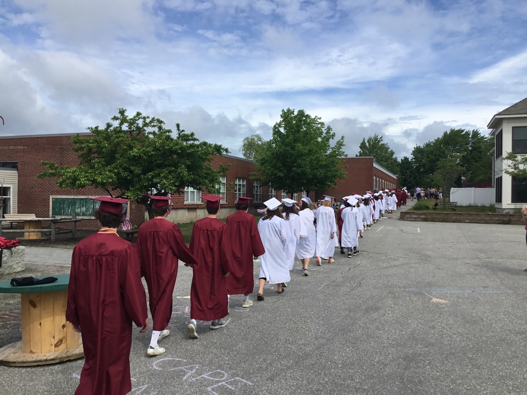 PondCoveTech's tweet photo. One of the greatest #CESchools traditions continues this year. #PondCoveSchool students line the playground to cheer for our Seniors as they walk through our campus to celebrate graduation. What a way to start a Friday! https://t.co/zx0Qd0n8r8
