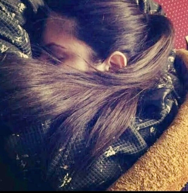 RuqaiyaSez's tweet photo. Woh dard hi kiya jo aankhon se behjaaye,
Wo khushi hi kiya jo hontho pe rah jaaye,
Kabhi toh samjho..
Khamoshi hamaari ..
Woh baat hi kiya jo aasaani se alfaaz banjaaye,🥀🥀🥀🥀🥀🥀🥀
#Royaldevil🙈 https://t.co/vcT4MUAflo